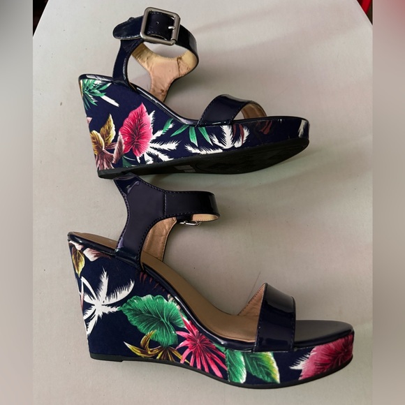 CL by Laundry Shoes - CL by Laundry, size 7-1/2 wedges. Navy blue straps.